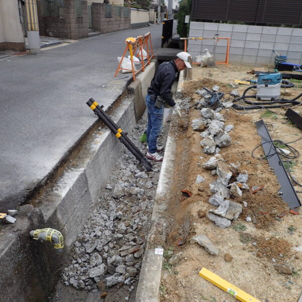 堺市東区　水路グレーチング設置